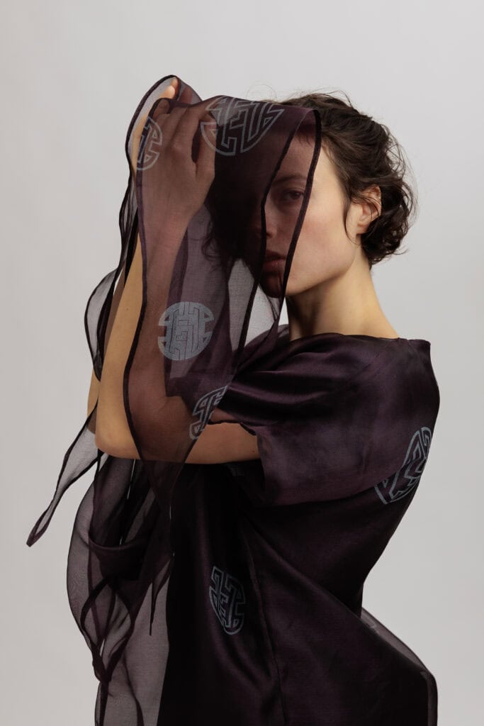 RICH V Obsidian Seal Silk Organza Edition